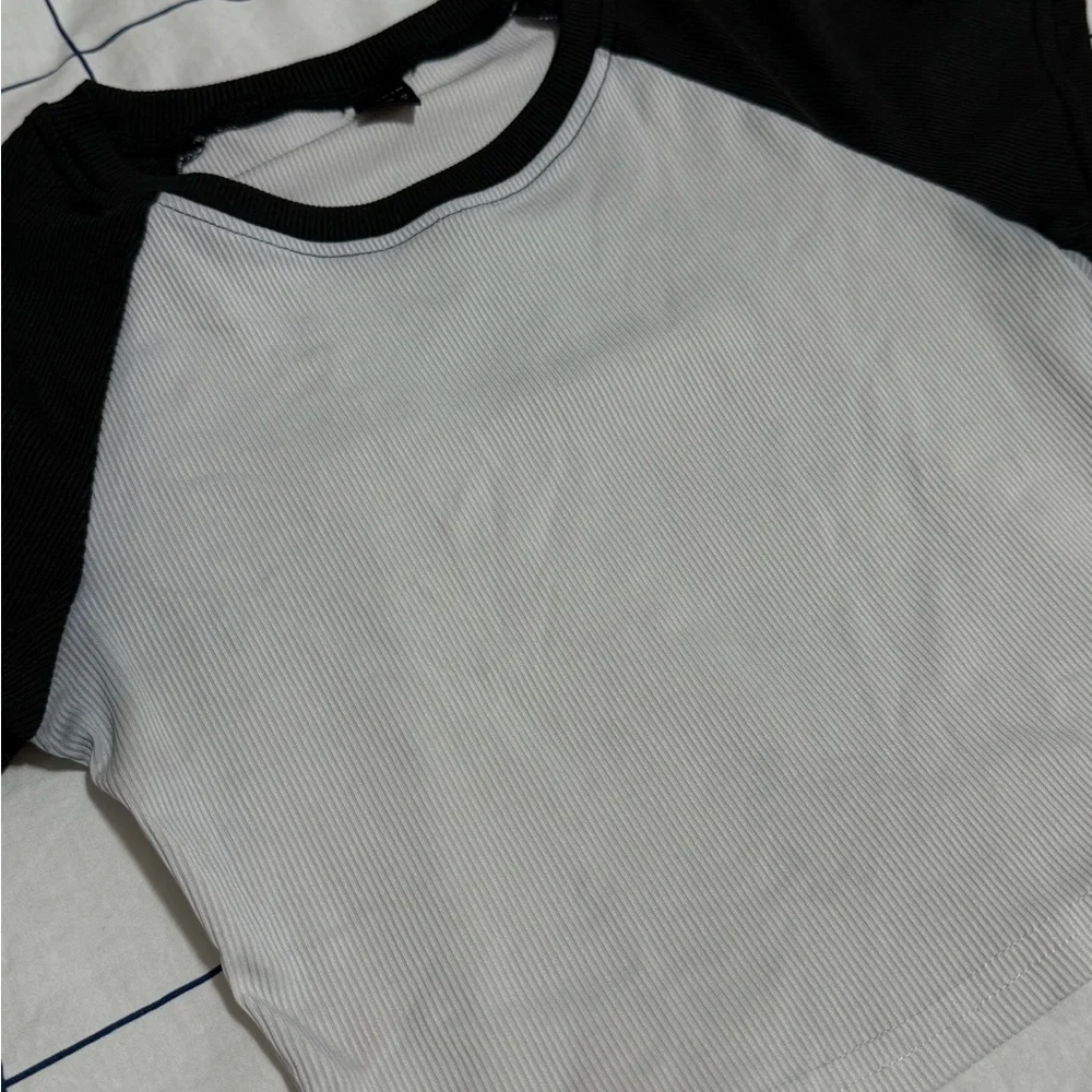 Monochrome Ribbed Top - Picture 2 of 4